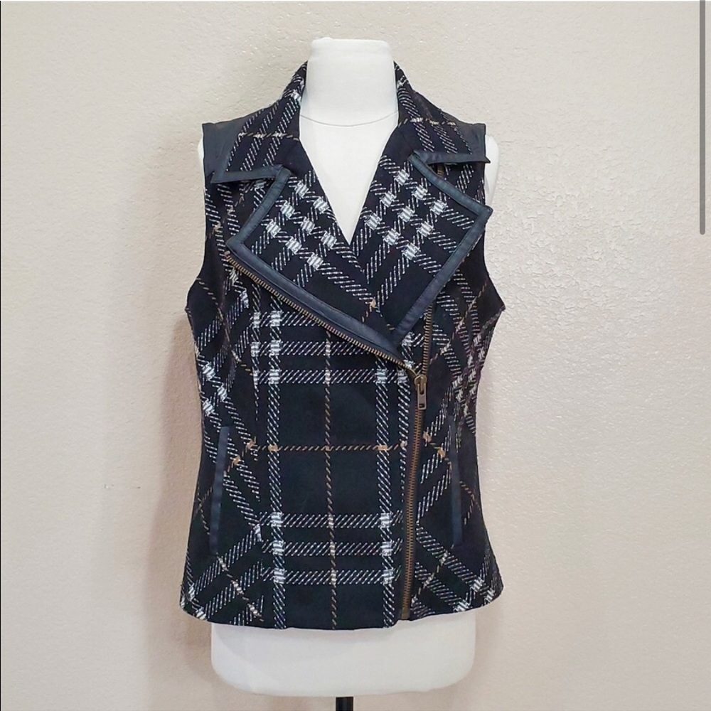 CAbi Black Plaid Zip Wool Blend Leather Trim Vest, Size Medium
